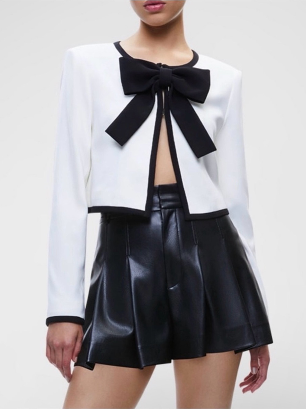 NWT ALICE & OLIVIA MACEE OFF-WHITE/BLACK CROPPED BOW JACKET SIZE XS
